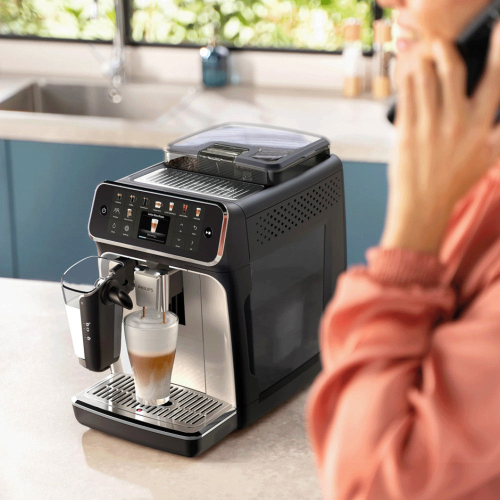 Fully Automatic Espresso Maker LatteGo EP5546/70 Bean to Cup Coffee Machine – Black/Silver